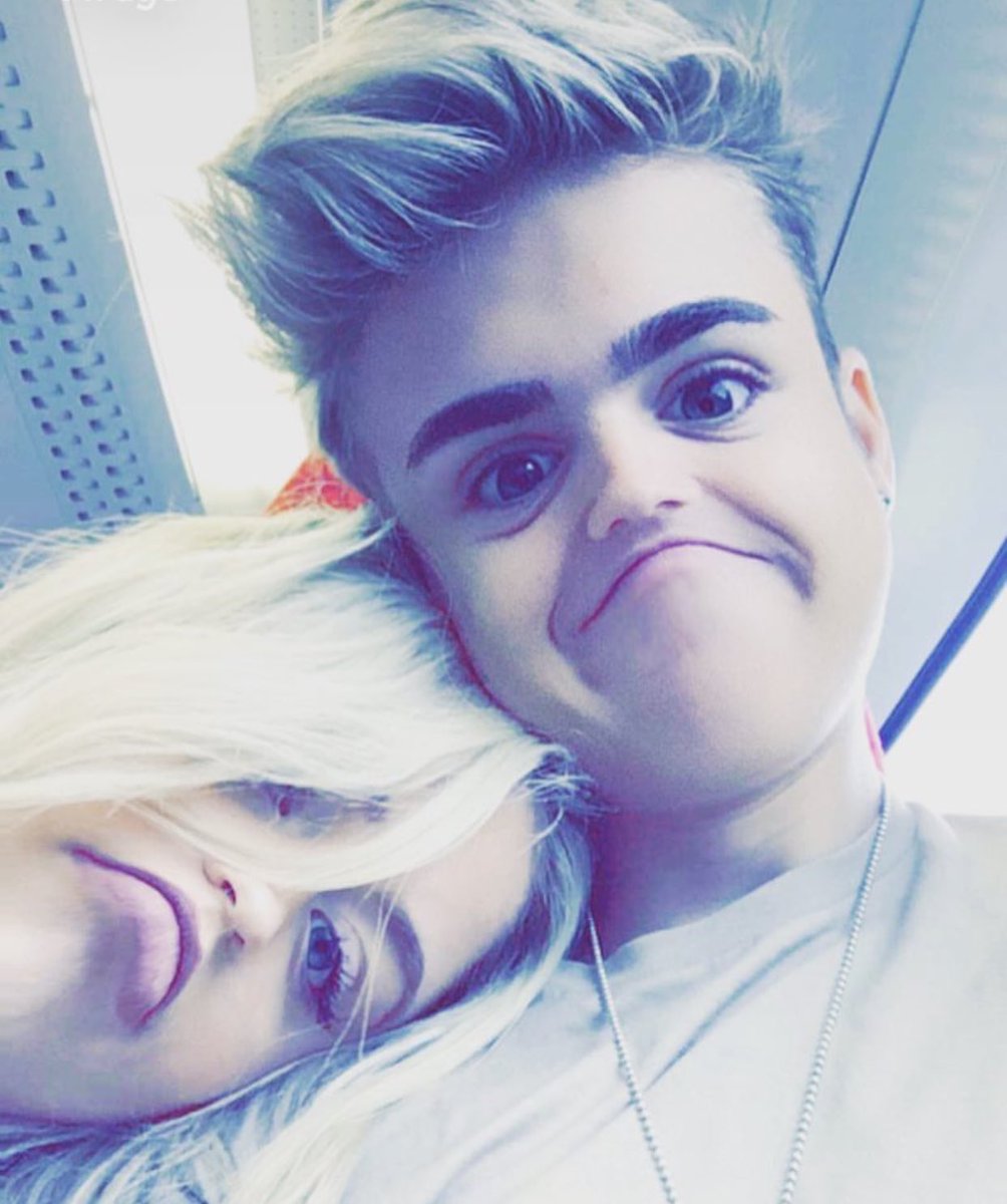 JakeJMitchell's tweet photo. Add me on snapchat 👻 💥 // itsJakeMitchell 😝 https://t.co/T4IZyqkERy