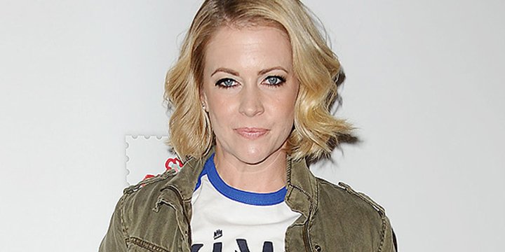 people's tweet photo. Melissa Joan Hart joins Libertarian Gary Johnson's presidential campaign as Connecticut Chairperson https://t.co/wohPYYNaOF https://t.co/tvAl6K6VfP
