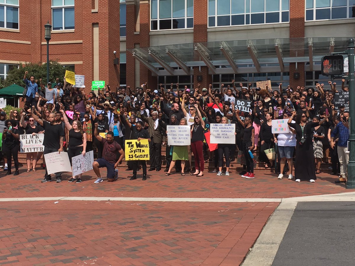 Mia_Pippin's tweet photo. #UNCC, witness the Movement  ✊🏽 #UnitedWeStand 💚💛 https://t.co/WOURDh9gNQ