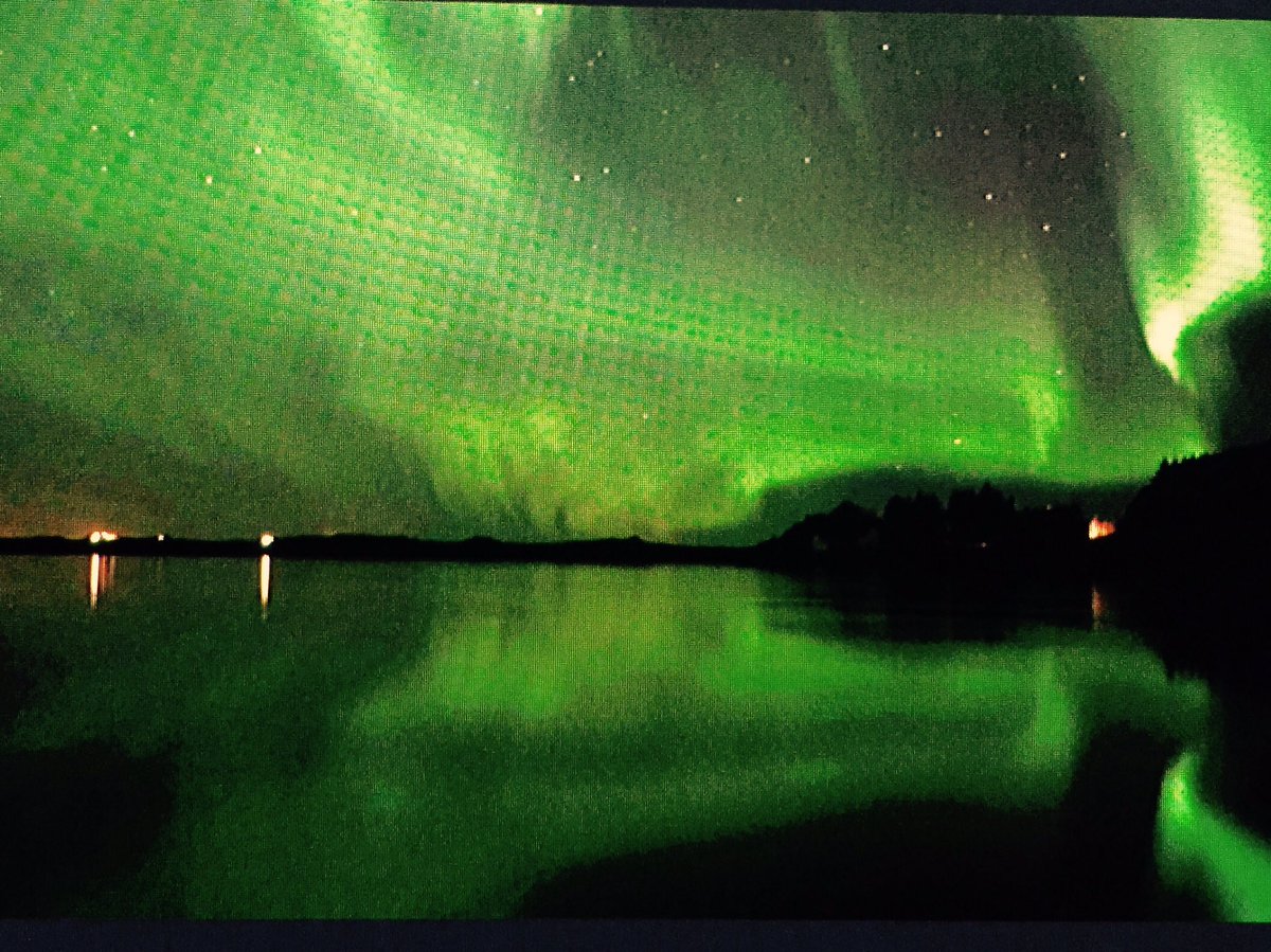 Beastienic's tweet photo. This was last night. The lights are supposed to be even better tonight. More to come #Iceland #northernlights #timelapse #photography https://t.co/3O53OW4kwJ