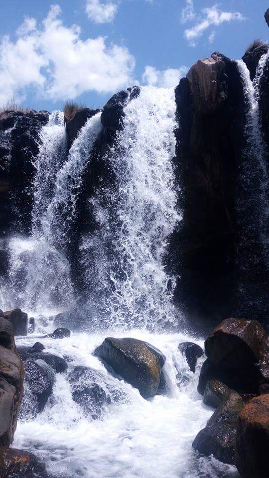 EKiyonga's tweet photo. The beauty of turkanaland#kapedo falls#tembeaTurkana @sekuwom @mohammedhersi @JamesLokwale @Turkanafilms @SApukey https://t.co/nceBUAfGTS