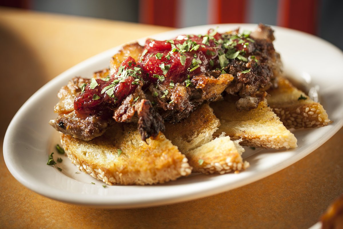VetriFamEvents's tweet photo. @scte Finish off your day with this bad boy @allaspina We have HH from 4:30-6:30! @discoverPHL #CableTecExpo #thatsweet&savorylife https://t.co/winozByozt