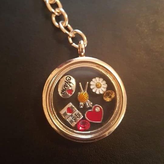 Floating_Charms's tweet image. 