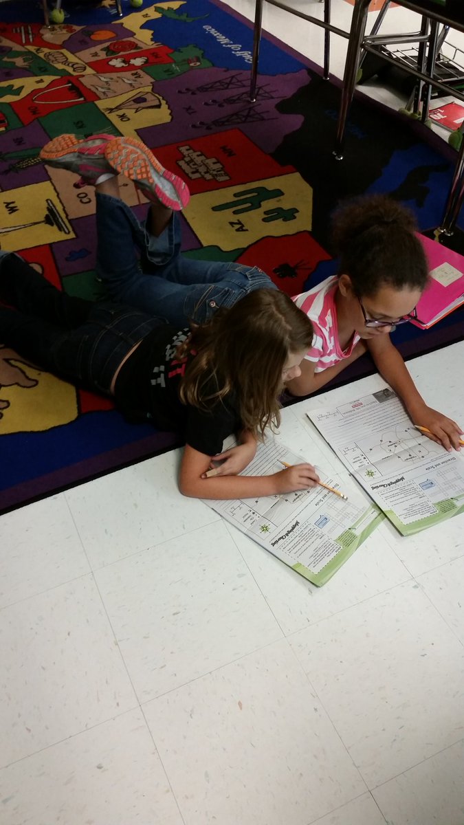 fpcsekenney's tweet photo. Working with #ohiostudiesweekly to review Ohio facts while finding evidence to support our answers #connectingcontent https://t.co/jqMBgzIyNR