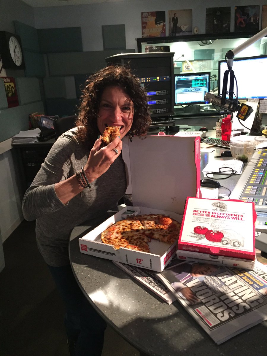 mariamilito's tweet image. Thank you @PapaJohns #pizza #cinnamon #pullaparts #lunch @Q1043 @iHeartMedia @iHeartRadio