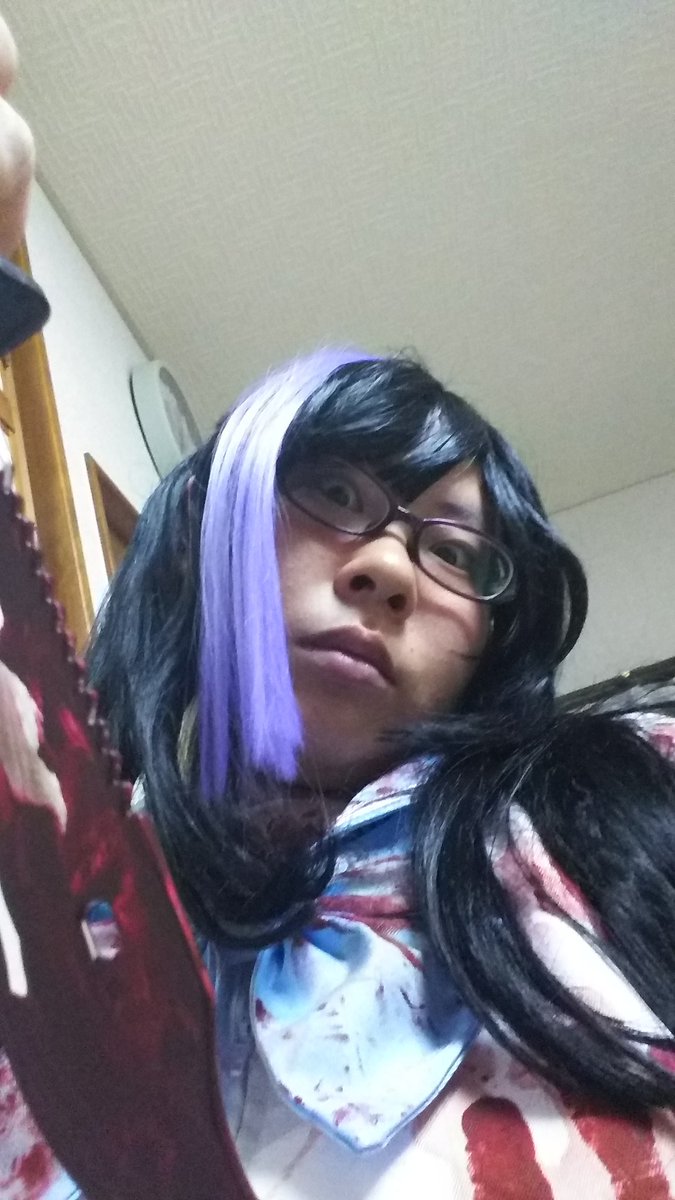 dandelion_cocoa's tweet photo. ウィッグのサイドの片方を間違えて切ってしまったので、カラーエクステをつけてみた。
ついでに眼帯と血糊ナイフも。
銃持って電王として遊ぼうかな( ´艸`)
#USJ #ハロウィン #コスプレ #ゾンビ #JK #電王 #リュウタロス #Gunform https://t.co/3abcZMIeek