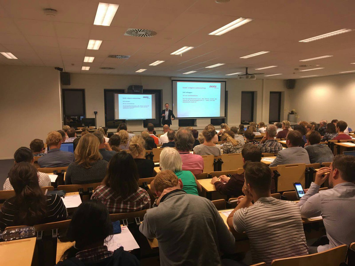 AvansHogeschool's tweet photo. Boeiend college. Peter Verkoeijen vertelt over leerstrategieën waarvan effectiviteit wetenschappelijk is aangetoond @AvansHogeschool #Avans https://t.co/TRVQA8pUpR