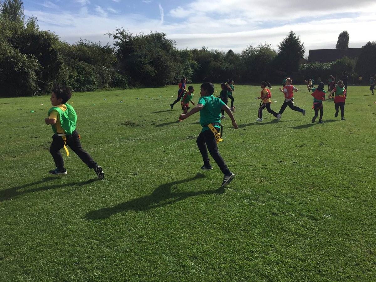 R2PalmerAcademy's tweet image. Yr 6 tag rugby lesson #tagrugby #gameplay #tagmeifyoucan