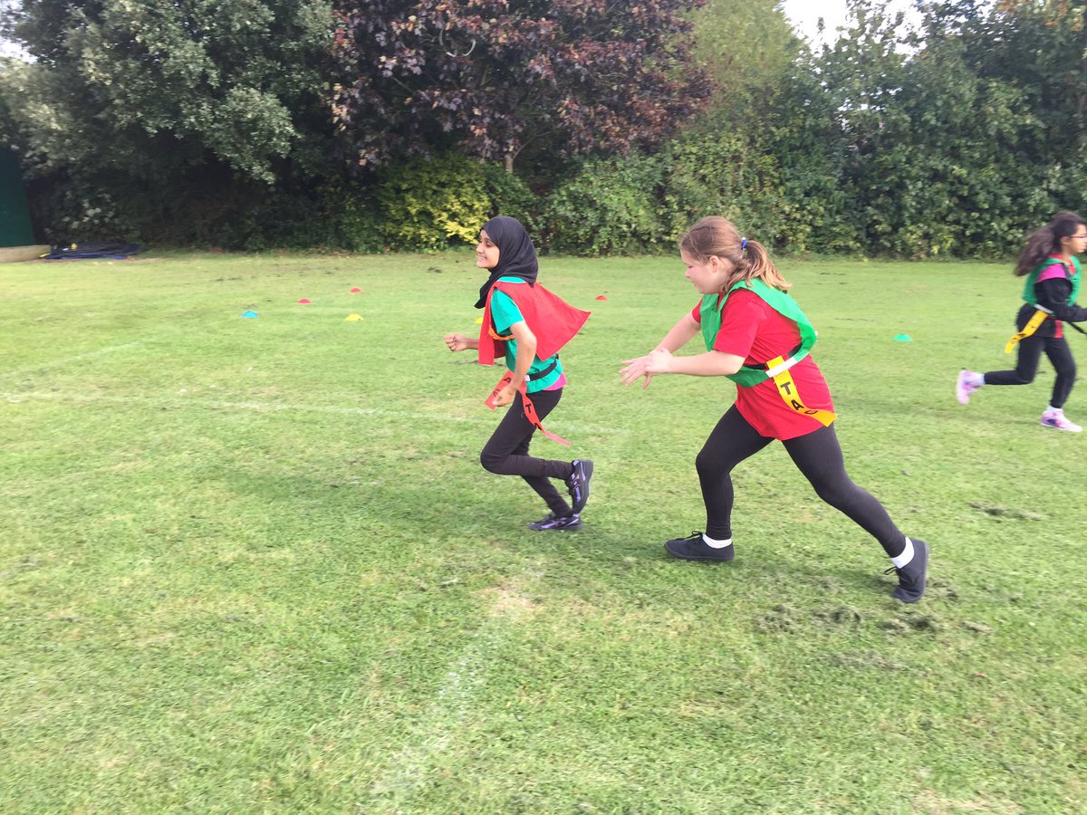 R2PalmerAcademy's tweet image. Yr 6 tag rugby lesson #tagrugby #gameplay #tagmeifyoucan