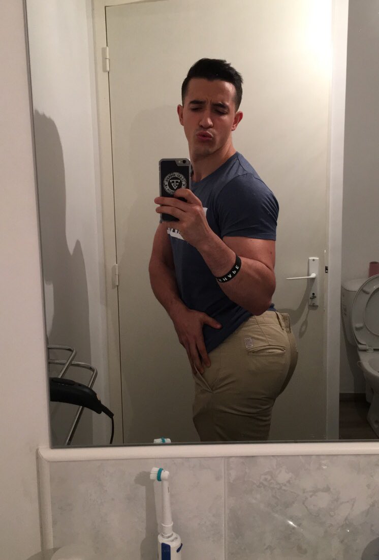 TiboInShape tweet picture