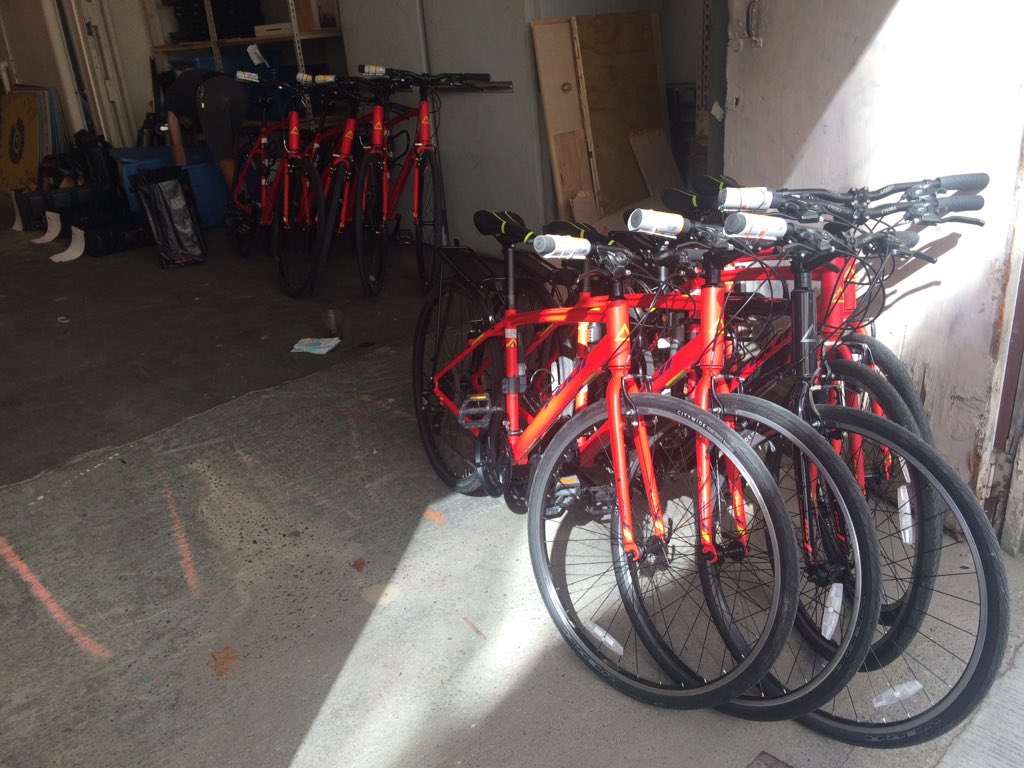 januarymeg1's tweet photo. Delivering bikes to NACTO conference participants at UW and Beacon Hill light rail stations! #SEAbikes #pedalpower https://t.co/1w9AodmDKN