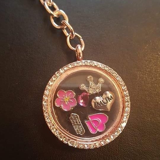 Floating_Charms's tweet image. 