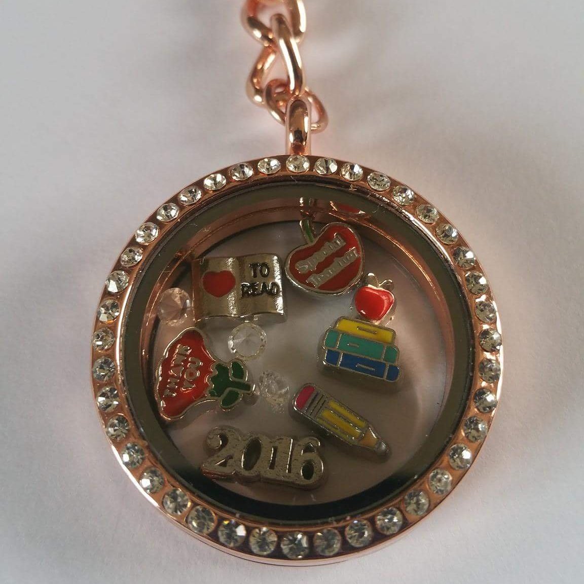 Floating_Charms's tweet image. 