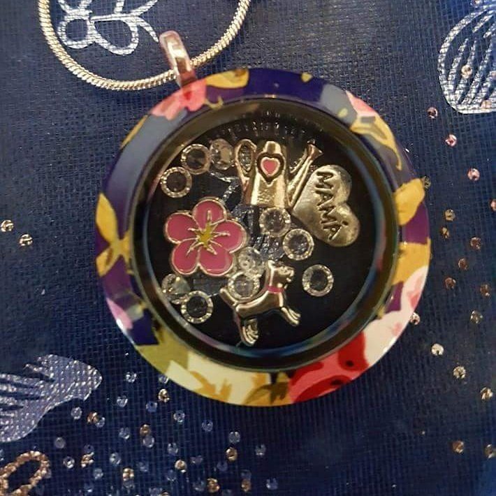 Floating_Charms's tweet image. 