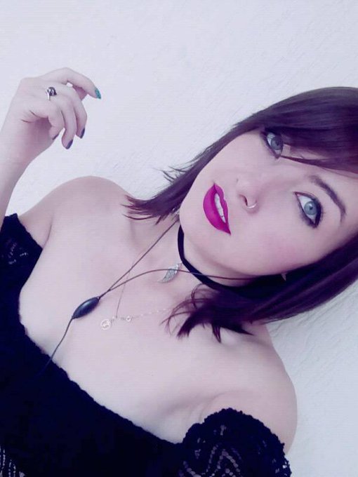 Today is day for a new tattoo!! https://t.co/tp9xfMPQ6D