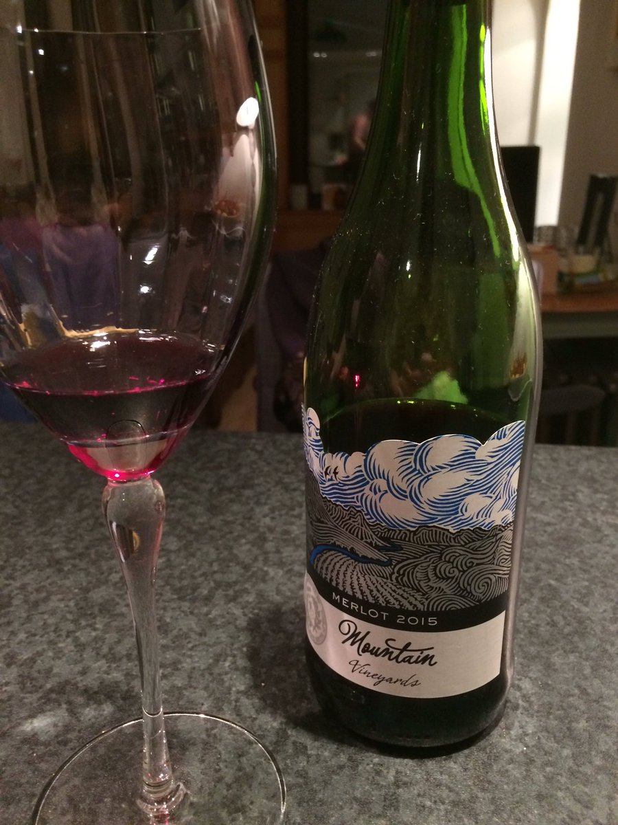 Melonhead1986's tweet photo. #WineWednesday https://t.co/qGKhKVlB6Y