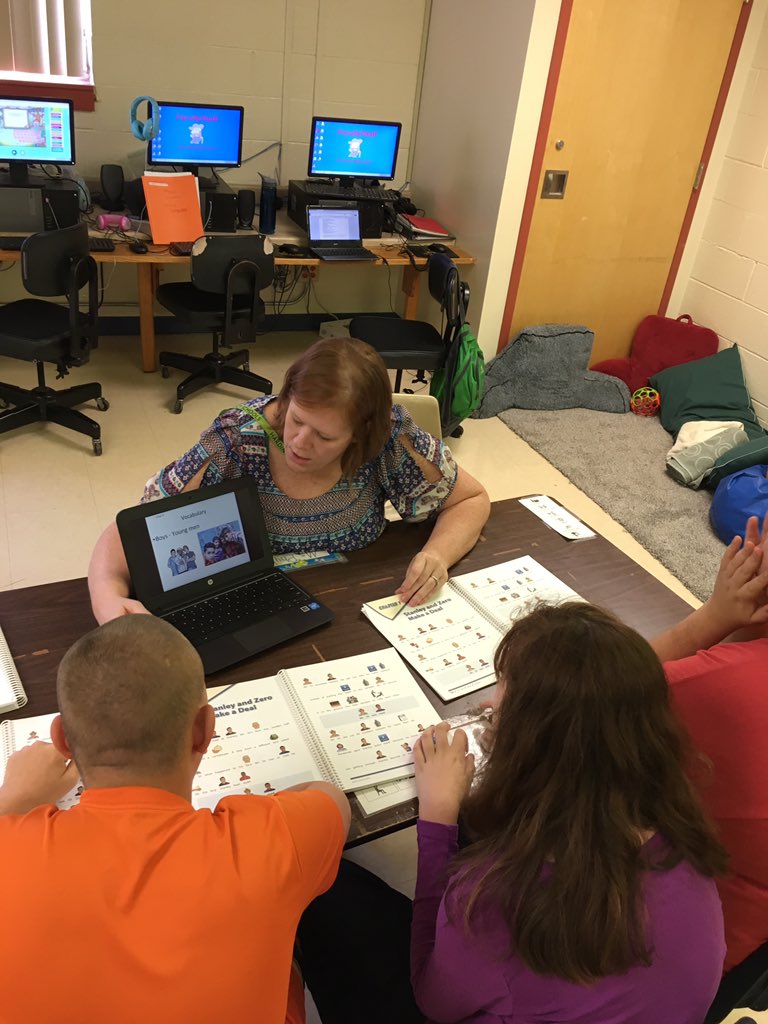 nicholasnewton5's tweet photo. @EHMSRebels love seeing chrome books used for engagement during story based lessons! #AllRebels @BWhitlowEdTech https://t.co/p86cBTHlGH