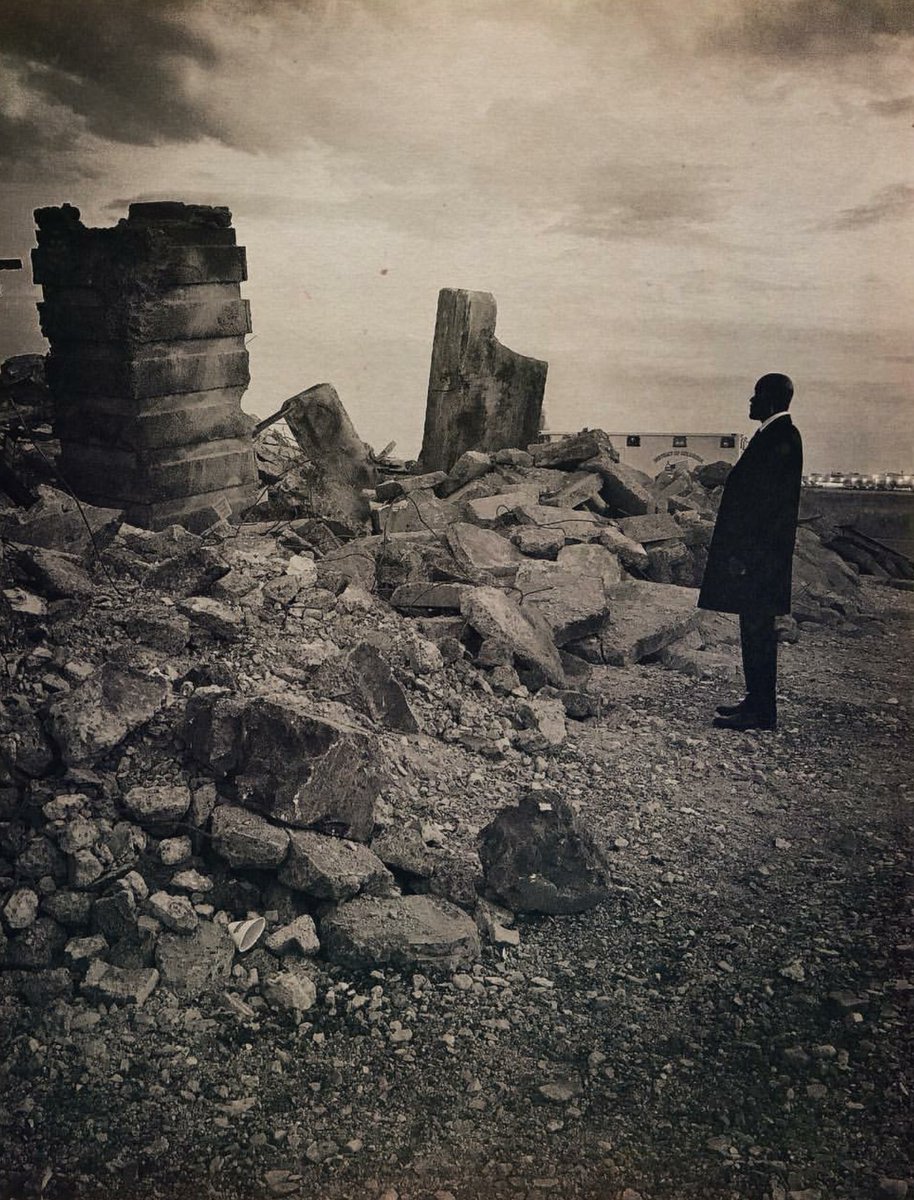 lamonicagarrett's tweet image. Ritter lost in thought, standing over what use to be Capitol Hill. #DesignatedSurvivor #TheFirstDay Tonight on @ABCNetwork 10pm. 💣💣 💣