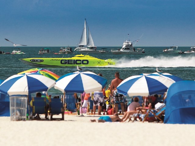 VisitSPC's tweet photo. Win 2 all-access VIP passes to the #Clearwater Super Boat races, Fri 9/30 - Sun 10/2! RT by 9pm for a chance to #WinAMPlified π€π€ https://t.co/kA8JYGSBEP
