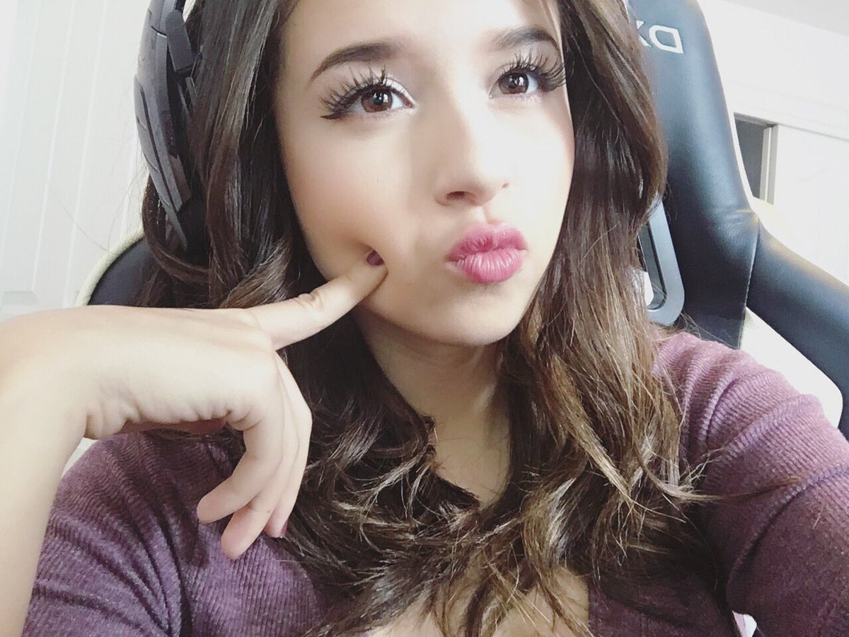 تويتر pokimane ❤ على تويتر: Last stream before Twitchcon :O. 