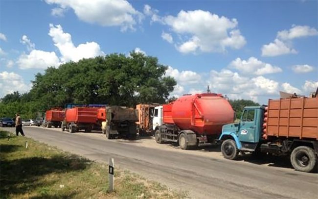 Gorod_cn_ua's tweet image. Львовский мусор едет в Чернигов? bit.ly/2dDNcyq #Мусор #Садовый #протесты #Львов #свалка