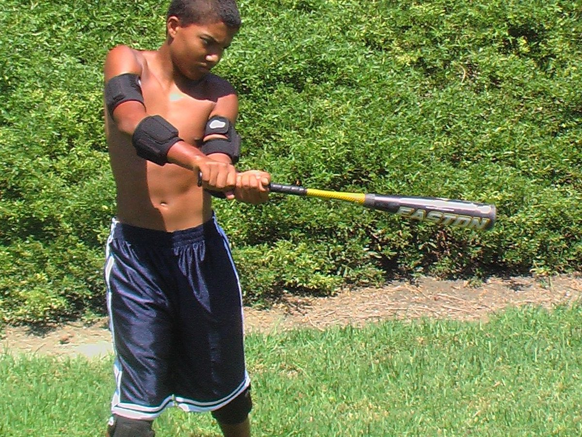 MChrishon's tweet image. Compression to activate the Neuro brain function and blood flow. Weight to enhance and strengthen every swing. Home Run!