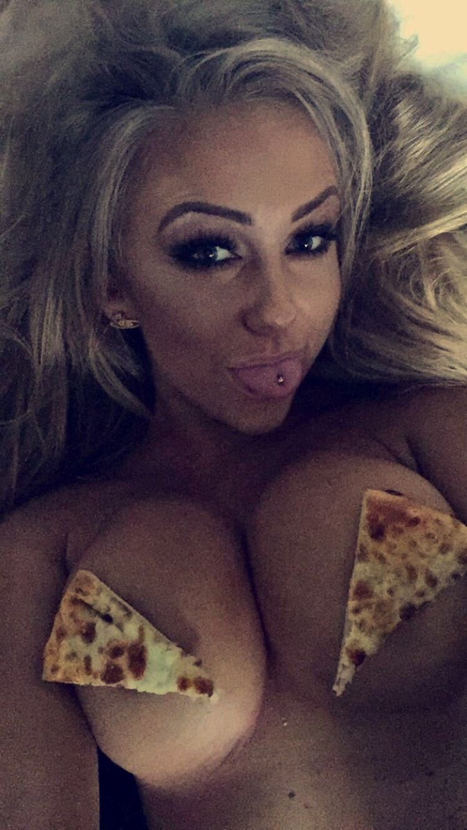X 上的Sophie Aspin：「Any one for some pizza ? Xx t.coXePpqJHbhs」  X