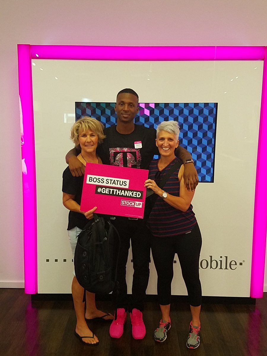 MobileRich1's tweet photo. Out her handing out thankings #Getthanked https://t.co/qiAgNt2T3m