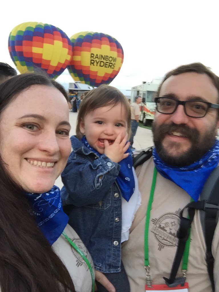 HeatherNKoffman's tweet photo. Beautiful balloons in #Albuquerque at #iapmoconf https://t.co/etjXIu65ly