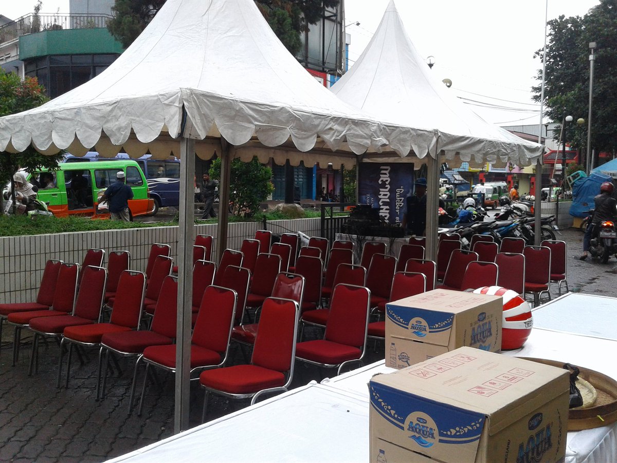 PLAZABOGOR's tweet photo. Persiapan sdh maksimal Acara Radia Pasar Live segera di mulai @pasarkotabogor @andriyuli @newsrribogor @dharumantaka https://t.co/cA9YHM2fB2