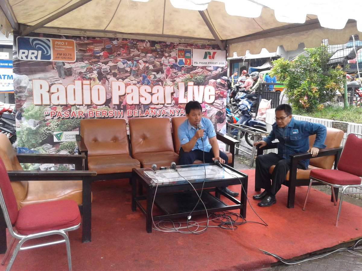 PLAZABOGOR's tweet photo. Persiapan sdh maksimal Acara Radia Pasar Live segera di mulai @pasarkotabogor @andriyuli @newsrribogor @dharumantaka https://t.co/cA9YHM2fB2