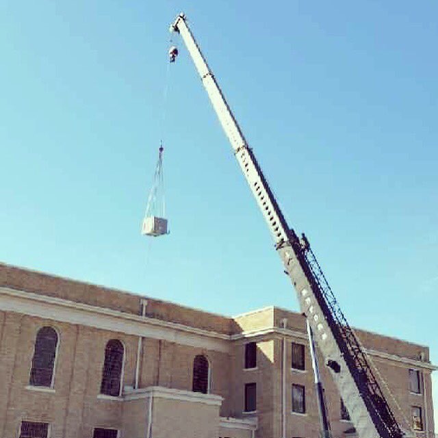 FirstBurk's tweet image. New roof this week! #wowthatshigh #progress