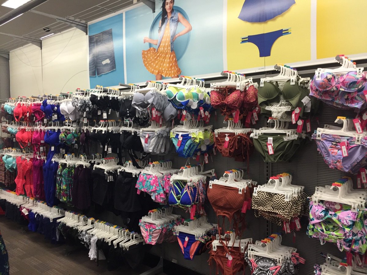 Thank you VM Monique for remerchandising swim! <a href="/SamanthaVMML/">Samantha Snow</a> <a href="/TargetJaniece/">Janiece Abbott</a> <a href="/CrosslinKatie/">Katie Crosslin</a> <a href="/HaleyTgt/">Haley Harrington</a>