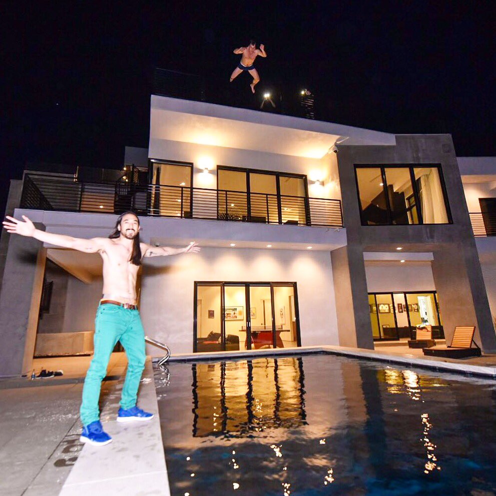 That flying squirrel is @vitalyzdtv. Welcome to #AokisPlayhouse https://t.co/9LkmIHuify