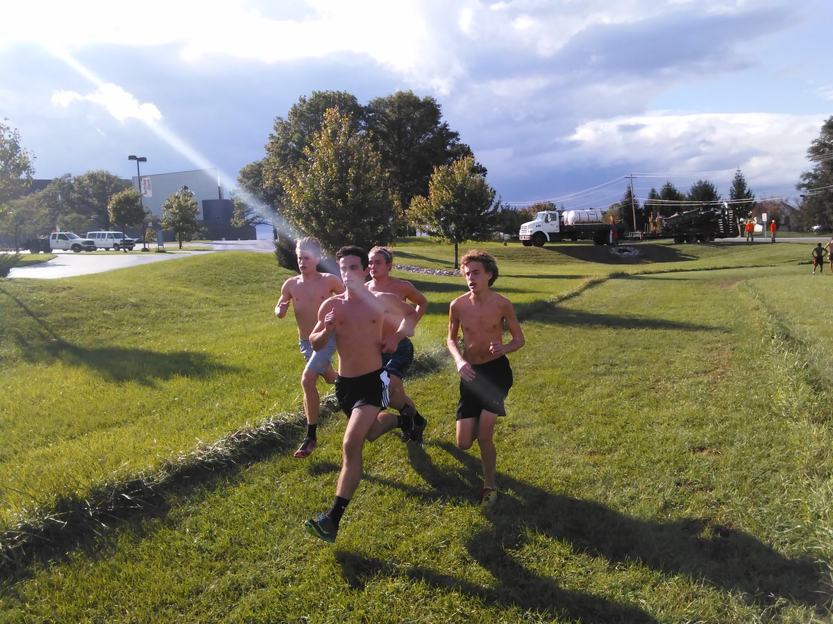 LCbearsXC's tweet photo. LCXC guys putting in the work on the #Flashrock course. #NoRegrets https://t.co/EA1fNxFsGF