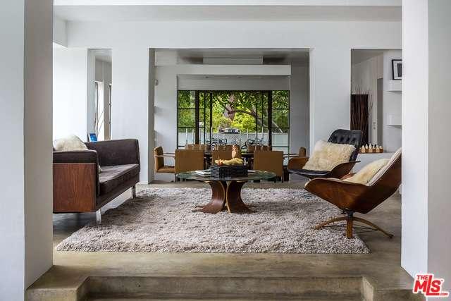 DouglasElliman's tweet image. #LloydWright&apos;s legendary Novarro House is #OnTheMarket! The Mayan-inspired #ArtDeco home is a #LosFeliz masterpiece: Elli.mn/S9q5fPx