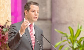 "Todos quieren quedar bien con Murat" por <a href="/horaciocorro/">horaciocorro</a>  #PorSiHaceFalta reevolucion.mx/?p=2563-