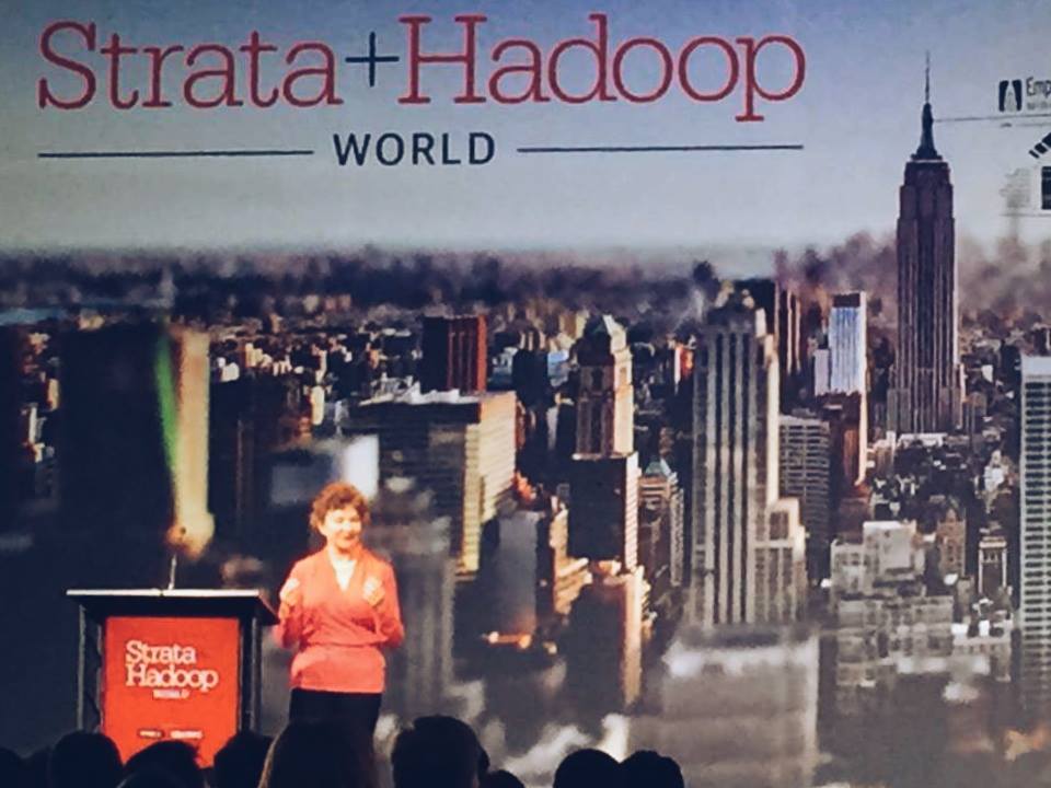 hekima_br's tweet photo. A surpresa positiva do dia na #StrataHadoop – 4 super mulheres como Keynote Speakers! #WomenInTech #HekimaInNY https://t.co/lcObWeAIHE