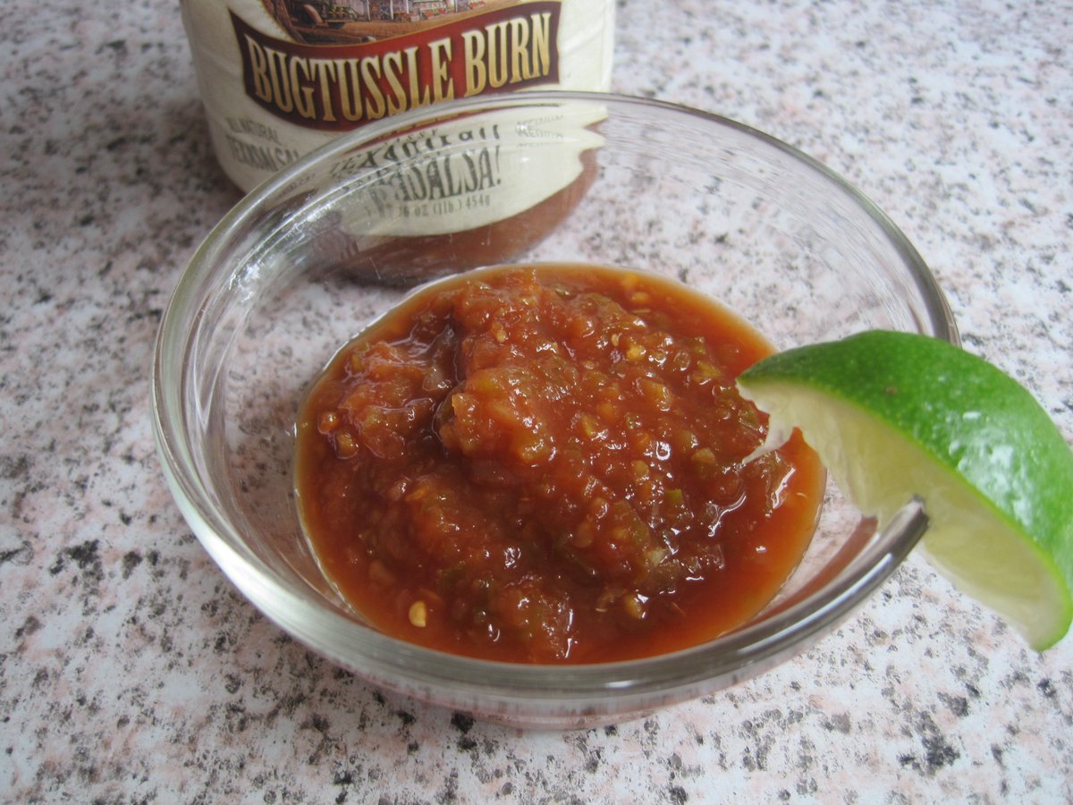 BugtussleBurnTX's tweet photo. It's 5 o'clock somewhere! #timetosalsa https://t.co/uFomNDmkTL