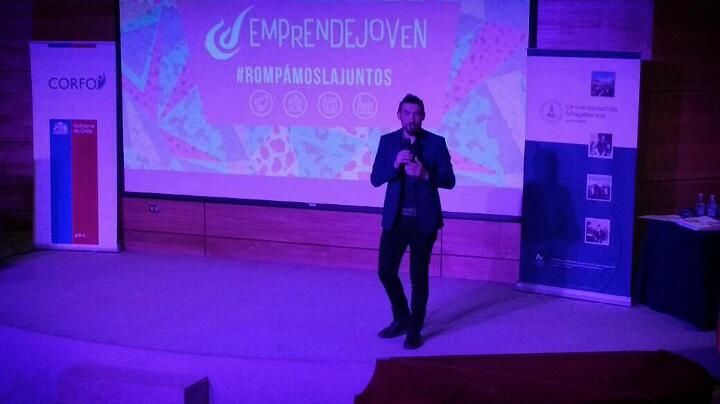 Ejovenchile's tweet photo. #Magallanes y el lanzamiento del programa #Innova #UMAG Llenísimo c/ estudiantes, docentes, directivos y autoridades https://t.co/Tt2yPwYNXZ