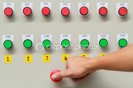 Walldynasser's tweet photo. + "Pulsa todo los botones que quieras menos ese rojo de abajo"
- "Ok..." https://t.co/x3WZWm2Ars