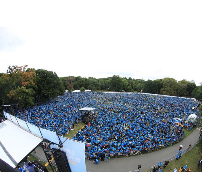 InsideSAhigh's tweet photo. This is what 25,000 looks like! Charter Schools in NYC brought 25,000 people to march for educational equity! #PathToPossible #InsideSAHigh https://t.co/XmJdMjhMMW