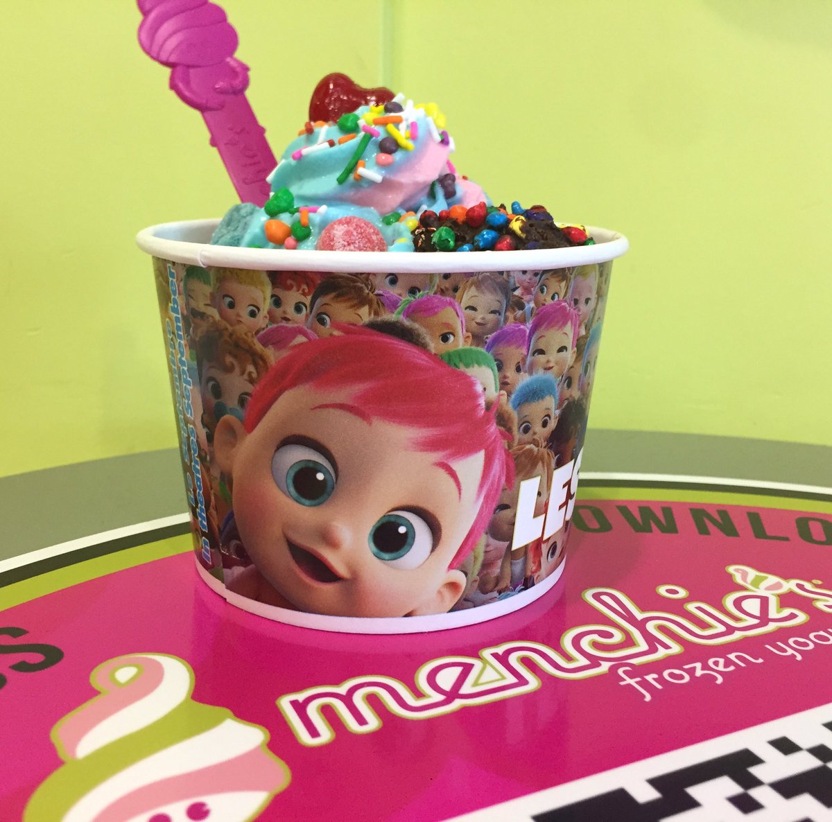 MenchieParkwood's tweet photo. #the cutest cup ever https://t.co/R0ymBqUlKe