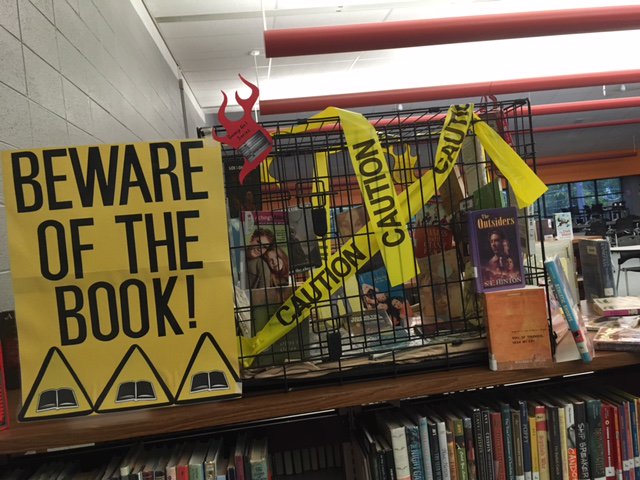 FortMSLibrary's tweet image. #BannedBooksWeek