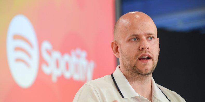 pitchfork's tweet photo. Spotfiy in talks to buy Soundcloud https://t.co/hpANxmGX67 https://t.co/8fgnZU7yqg