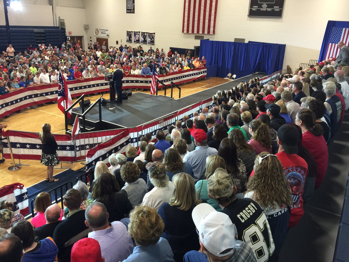 EricSpracklen's tweet photo. Incredible! Trump VP Mike Pence pulls bigger crowd than presidential candidate Hillary Clinton! SHARE THIS! https://t.co/dtW74WFidr