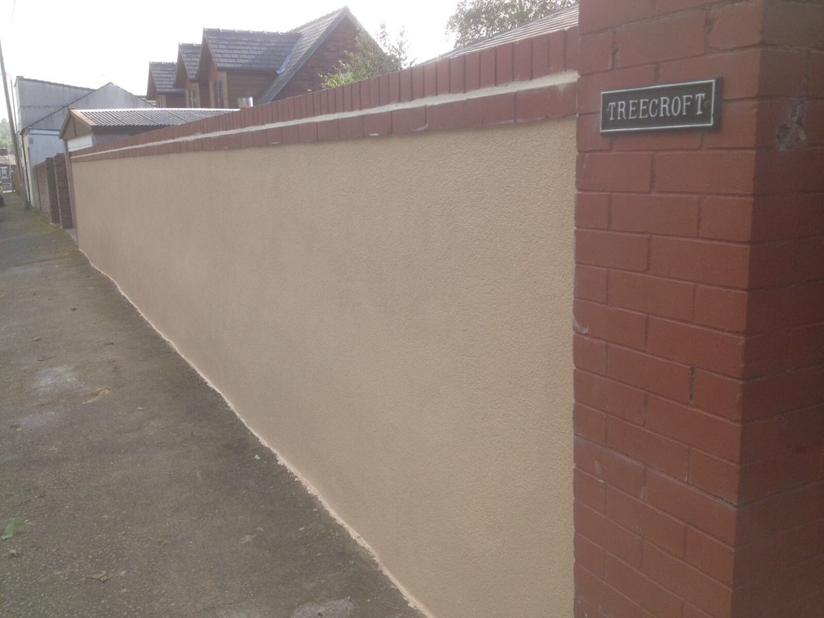 leedspebbledash's tweet photo. Garden wall that we gave a facelift with acrylic coloured render. https://t.co/r7R6UieRSB