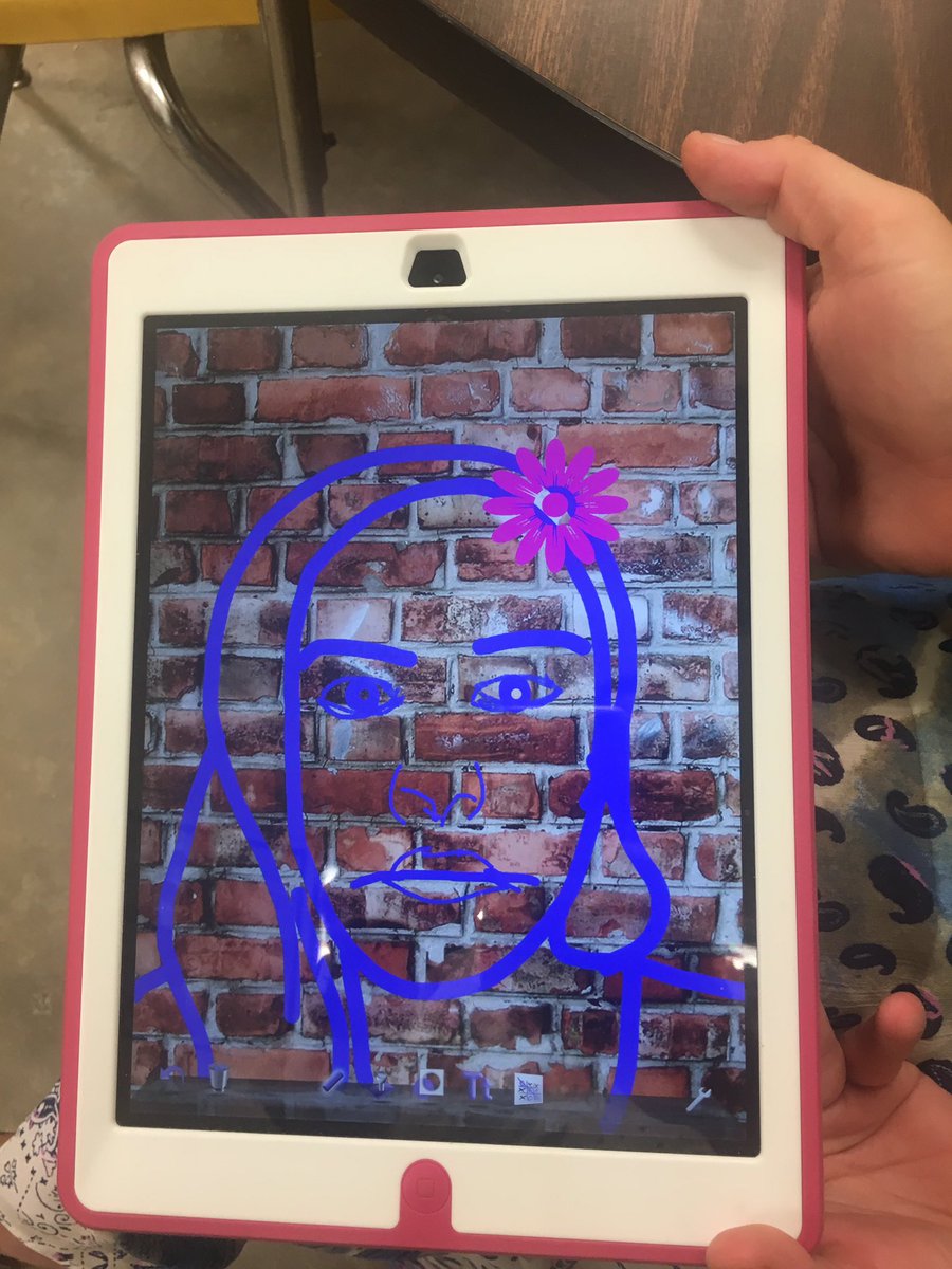 Cass_Stewart's tweet photo. Creating portrait avatars with #DoodleBuddy! 👍🏼 #VCSArt #VCSApple #ipaded #arted https://t.co/WBawyZJJHi