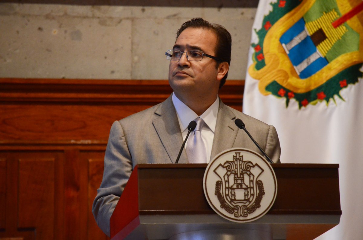 Milenio's tweet photo. Los funcionarios de @Javier_Duarte suspendidos por el #PRI
https://t.co/LPrH4JVqO6 https://t.co/RxlnP5O6D8