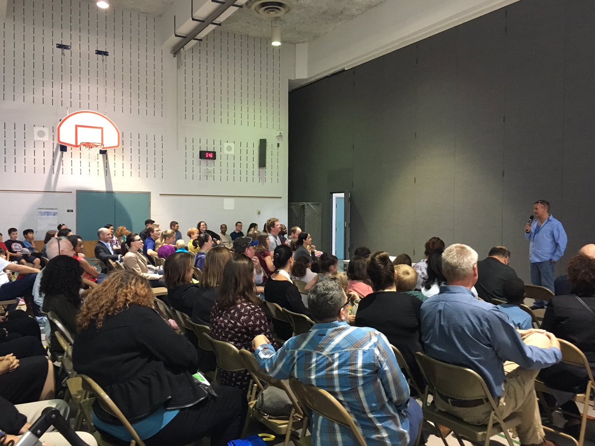 DasDowntown's tweet photo. Full house for Curriculum Night here at DAS. #parentsinvolved #school #community @tdsb https://t.co/ttAxi5pxi3